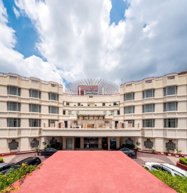 Howard Plaza The Fern