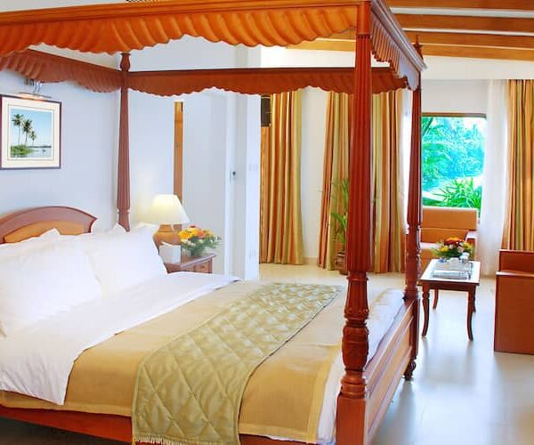 Lemon Tree Vembanad Lake Resort Alleppey