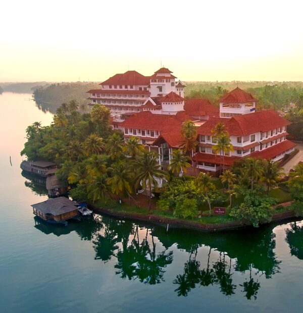 Leela Ashtamaudi, A Raviz Hotel