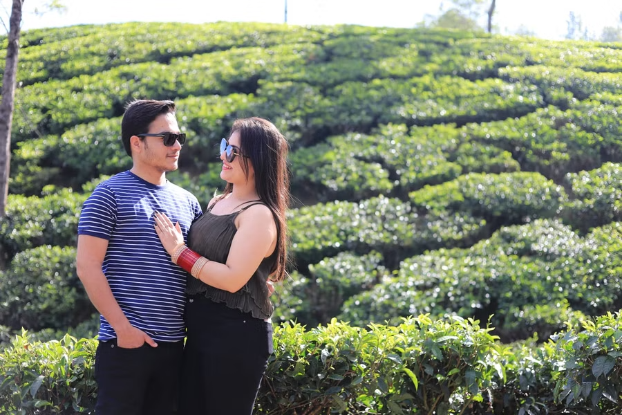 Romantic Couple Photoshoot in Darjeeling